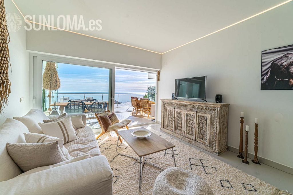 Sunloma Asunto Merinäkymällä