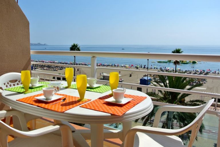 Kesäkatu merinäkymä